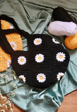 Crochet Daisy Tote Bag