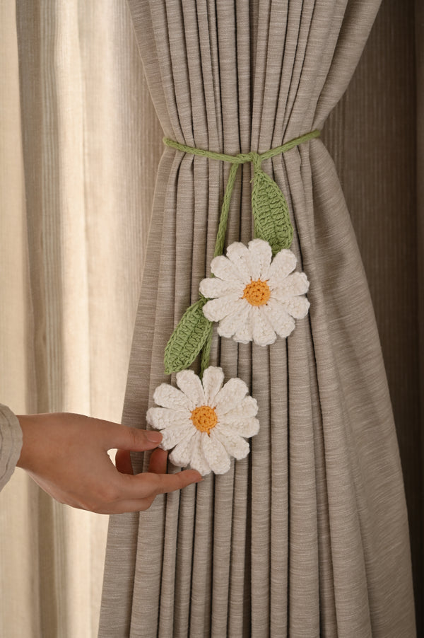 Daisy Curtain Tie